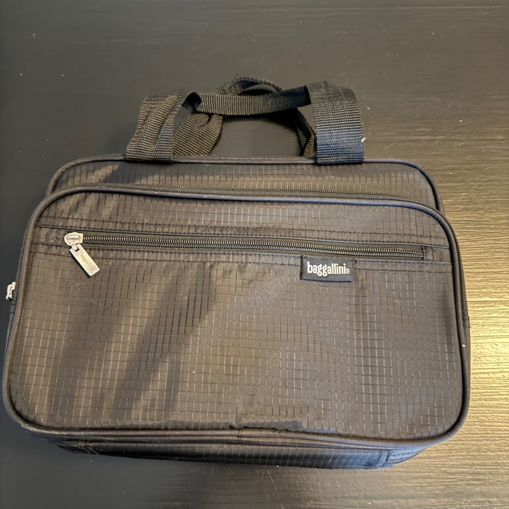Baggallini Black Ripstop Hanging Toiletry Bag‎ Travel Makeup Organizer Case Hook